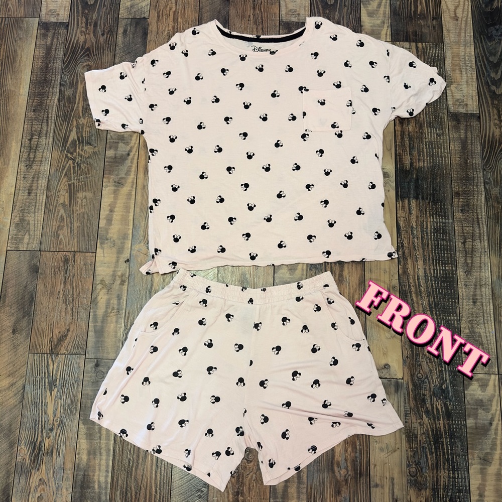 Disney Women’s Medium Pink Minnie Mouse Short Pajama Set with Pockets